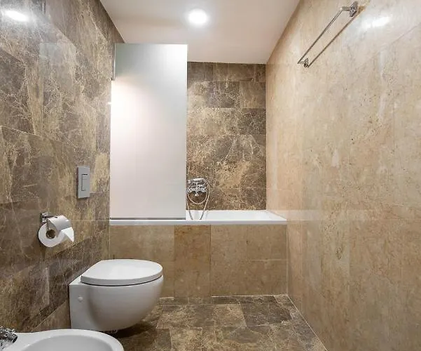 Mobi Dick Family غلافاتارتسي